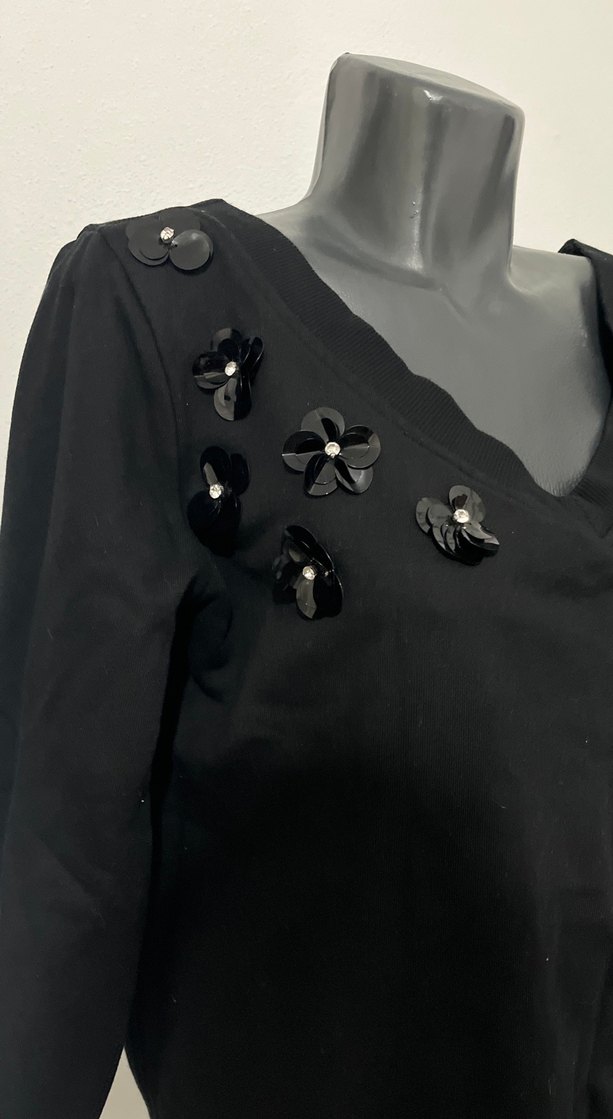 V Yaka Siyah  Kadın Kazak Sweat - Görsel 3