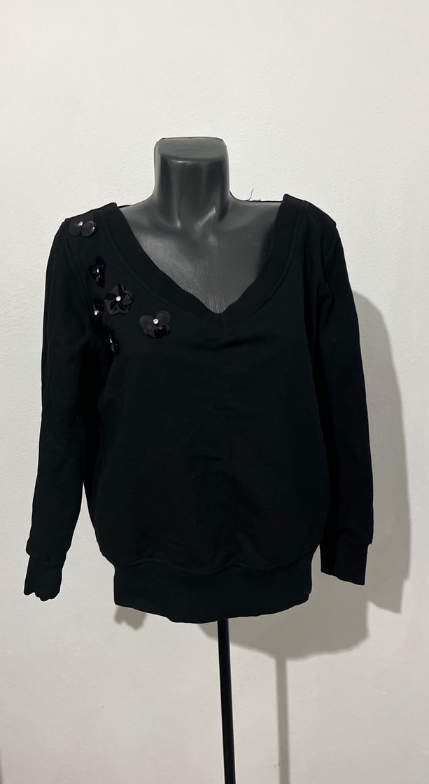 V Yaka Siyah  Kadın Kazak Sweat - Görsel 2