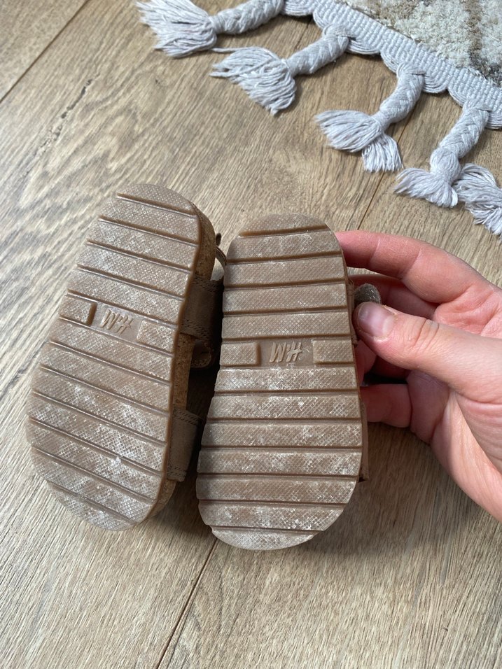 Kız Bebek Süet Sandalet - Görsel 3