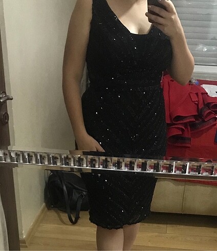 44 Beden siyah Renk Diz üstü siyah payetli abiye elbise