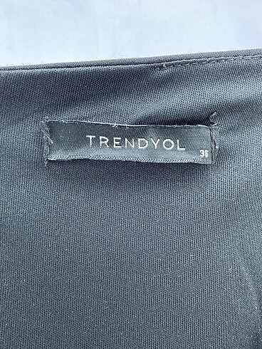 36 Beden siyah Renk Trendyol & Milla Kısa Elbise %70 İndirimli.