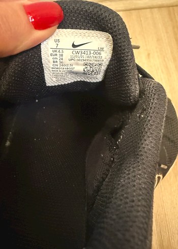 Nike Siyah Bağcıklı Kadın Spor Ayakkabısı