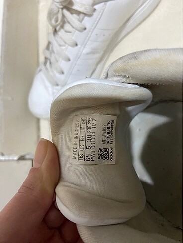 38 Beden beyaz Renk Adidas ayakkabı