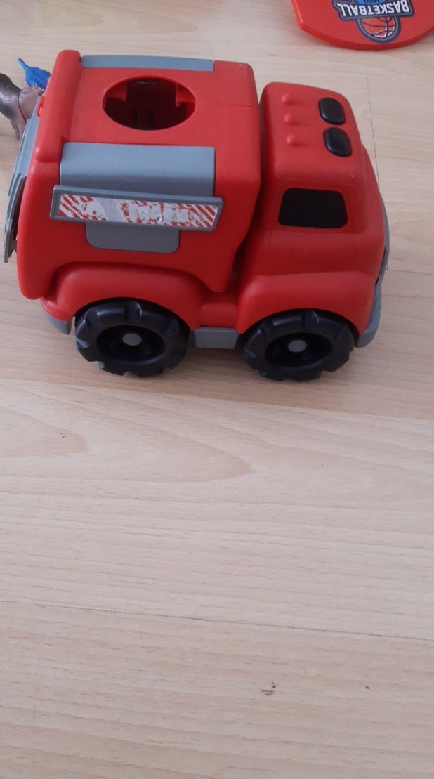 Kırmızı Oyuncak Kamyon - Görsel 2