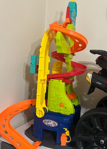 Fisher Price Little People Wheelies Şehri Oyuncak - Görsel 3