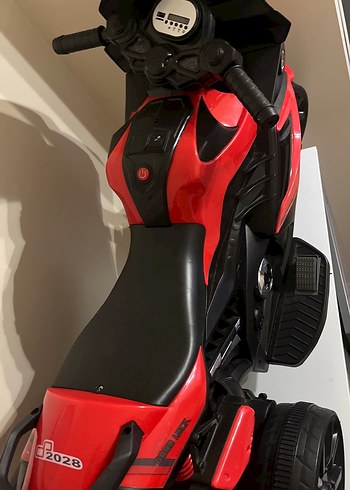 Kırmızı akülü motor - Görsel 5