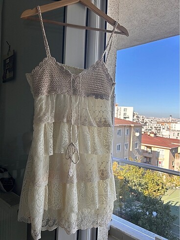38 Beden ten rengi Renk Dantel işlemeli püsküllü elbise