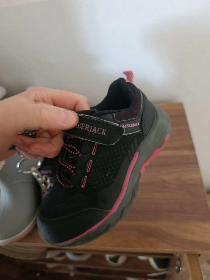 Kız Çocuk Siyah Cırtcırtlı Spor Ayakkabı - Görsel 2