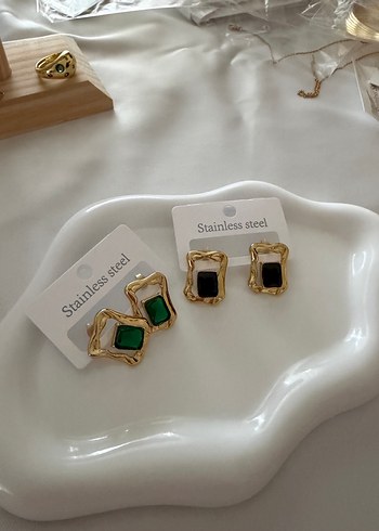 2 Adet Altın Renkli Mini Kare Çelik Tokalı Küpe - Görsel 2