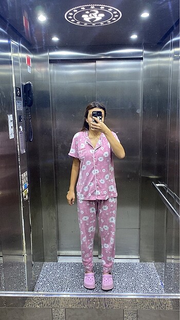 Çiçekli pijama