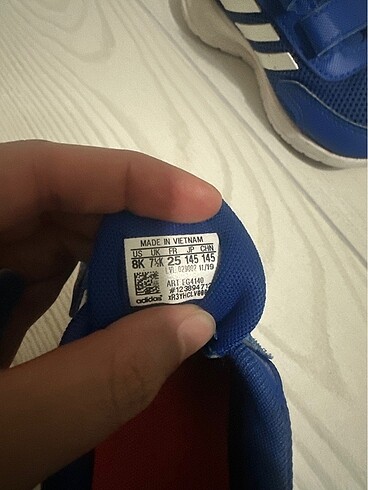 25 Beden mavi Renk Adidas erkek çocuk spor ayakkabı