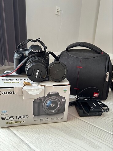 Fotoğraf makinesi canon eos 1300 D