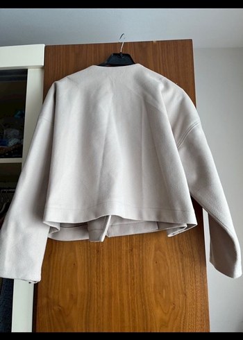 Düğmeli Kısa Bej Kadın Kaban - Görsel 2