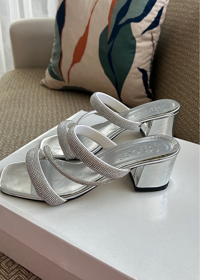 Kadın Taşlı Terlik - Görsel 5