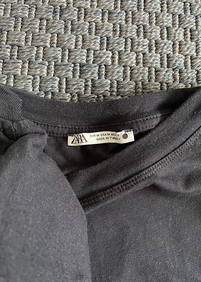 Zara vatkalı tshirt - Görsel 3