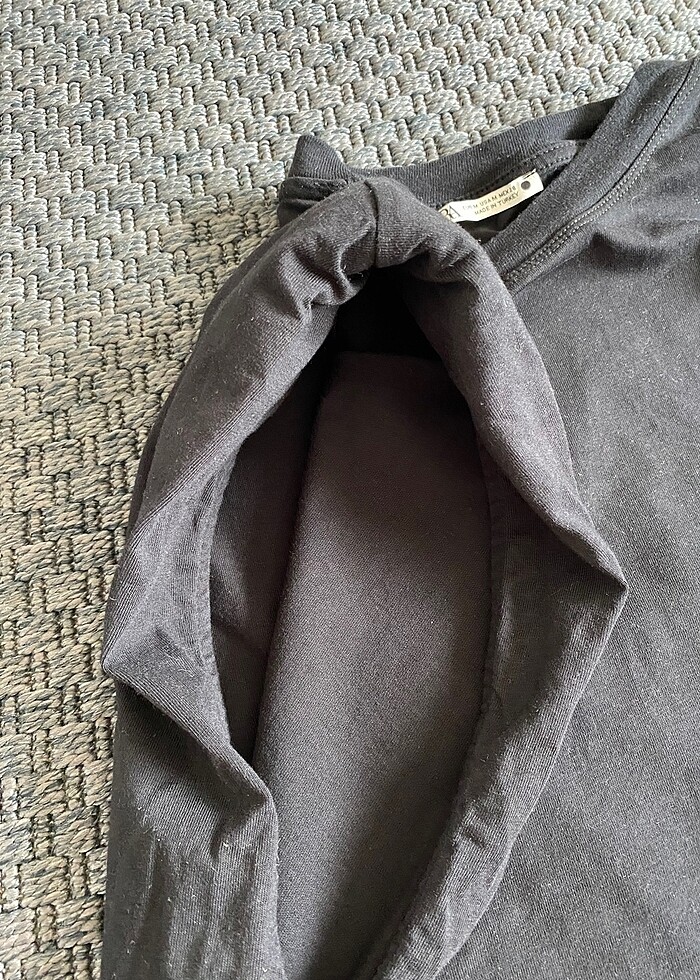 Zara vatkalı tshirt - Görsel 2