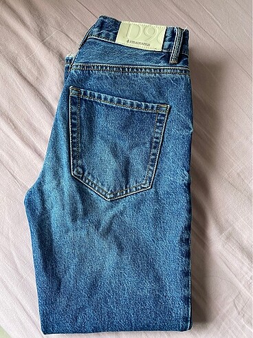 34 Beden mavi Renk Stradivarius D96 jean