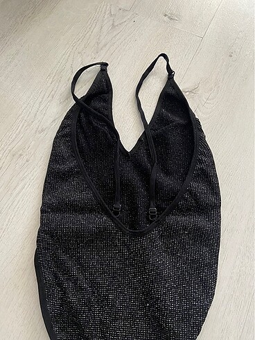 Urban Outfitters ışıltılı bodysuit