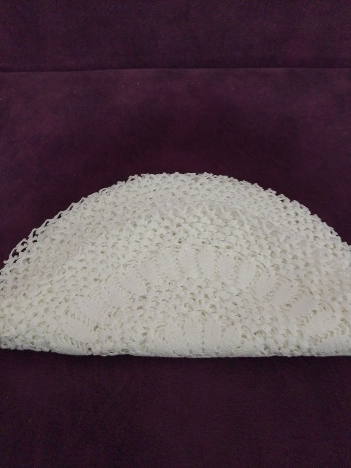 El yapımı bohem dantel masa örtüsü - Görsel 3