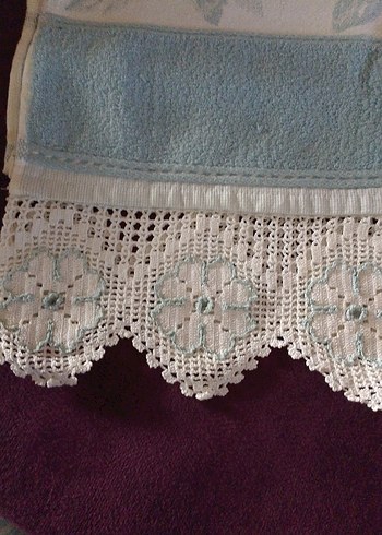 Nakışlı Mavi Havlu Dantel Detaylı - Görsel 3