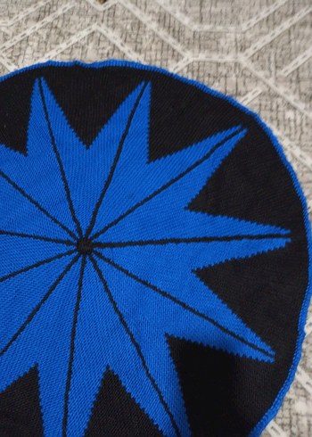 Mavi Nakışlı Yuvarlak Halı - Görsel 2