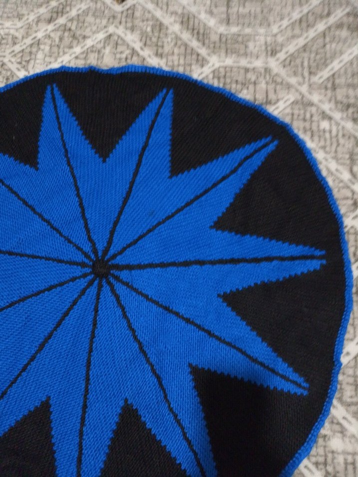 Mavi Nakışlı Yuvarlak Halı - Görsel 2