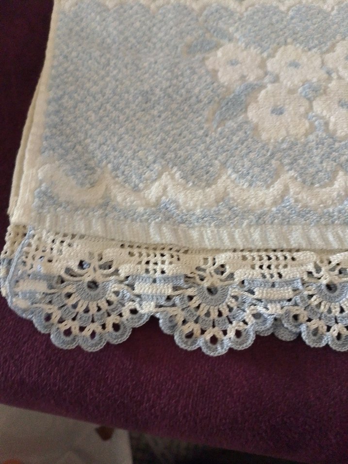 Nakışlı Beyaz Gri Havlu - Görsel 3