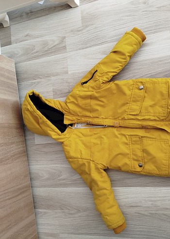 4 Yaş Beden sarı Renk Sarı Kapüşonlu Erkek Çocuk Mont
