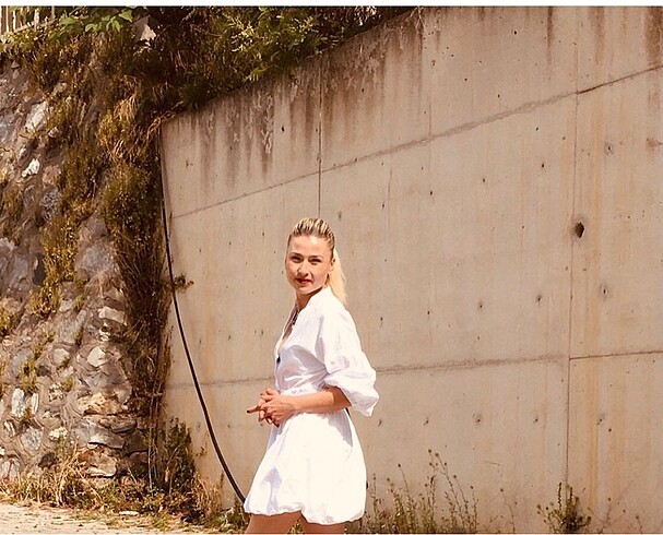 Beyaz mini elbise