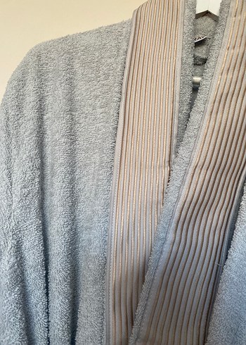 Gri Modern Bornoz - Görsel 2