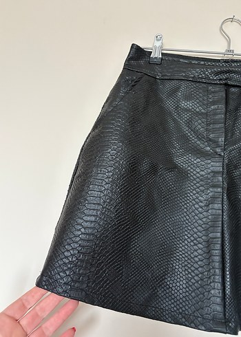 Kadın Siyah Deri Yılan Desenli Mini Etek - Görsel 2
