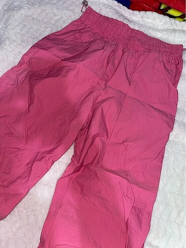 Pembe paraşüt pantolon