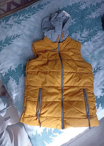 Sarı Kapüşonlu Erkek Çocuk Yelek - Görsel 5