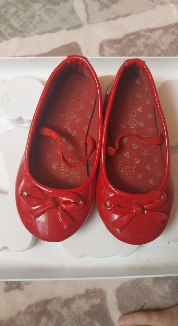 Kırmızı Tokalı Kız Çocuk Babet elbise altına çok güzel kusursuz - Görsel 3