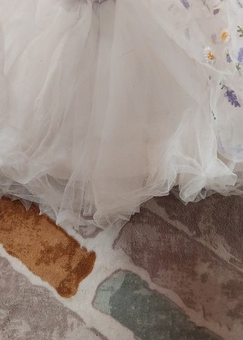 Kız Çocuk Beyaz Nakışlı Fırfırlı Elbise - Görsel 4