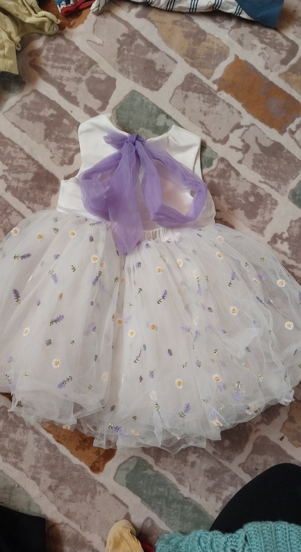 Kız Çocuk Beyaz Nakışlı Fırfırlı Elbise - Görsel 2