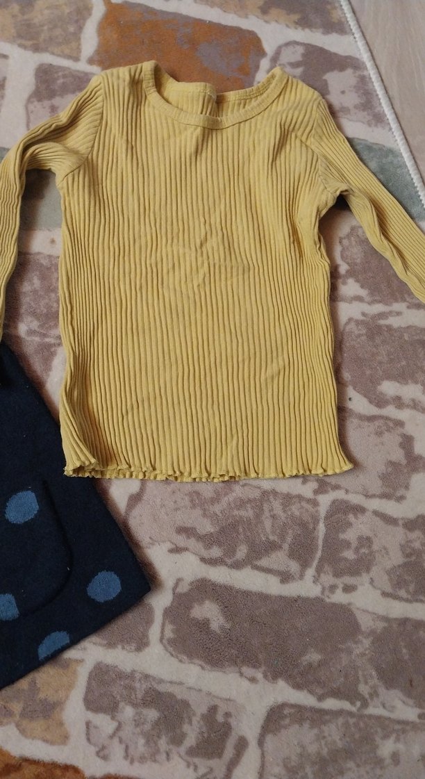 Kız Çocuk Sarı Kolsuz Örgü Süveter - Görsel 3