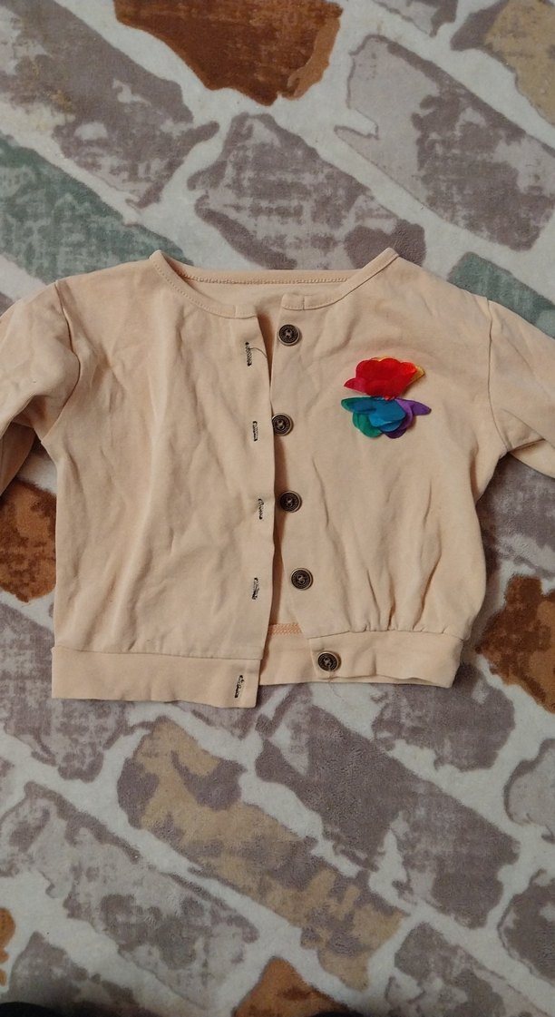 Bej Düğmeli Kız Çocuk Hırka - Görsel 2