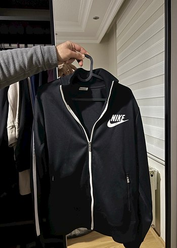 Nike m