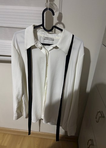 Düğmeli Beyaz Uzun Kollu Kadın Gömlek - Görsel 2