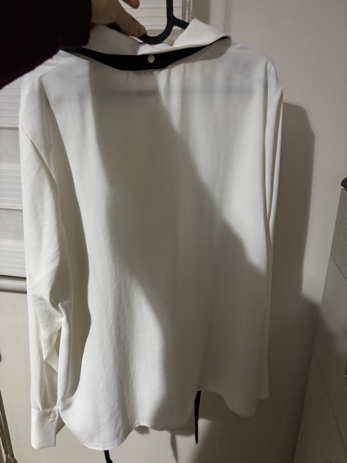 Düğmeli Beyaz Uzun Kollu Kadın Gömlek - Görsel 4