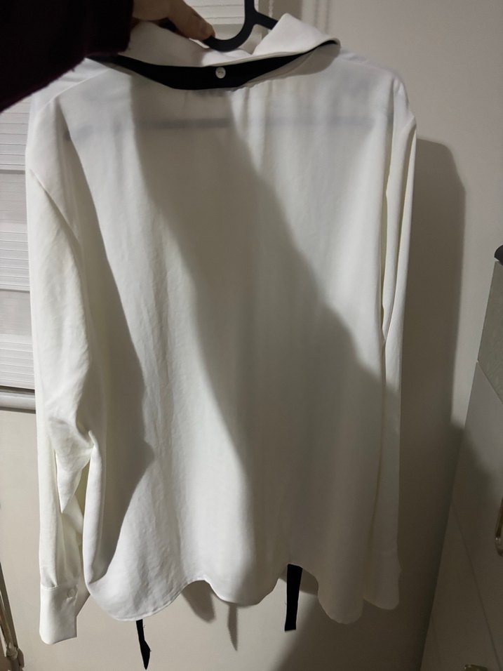 Düğmeli Beyaz Uzun Kollu Kadın Gömlek - Görsel 5