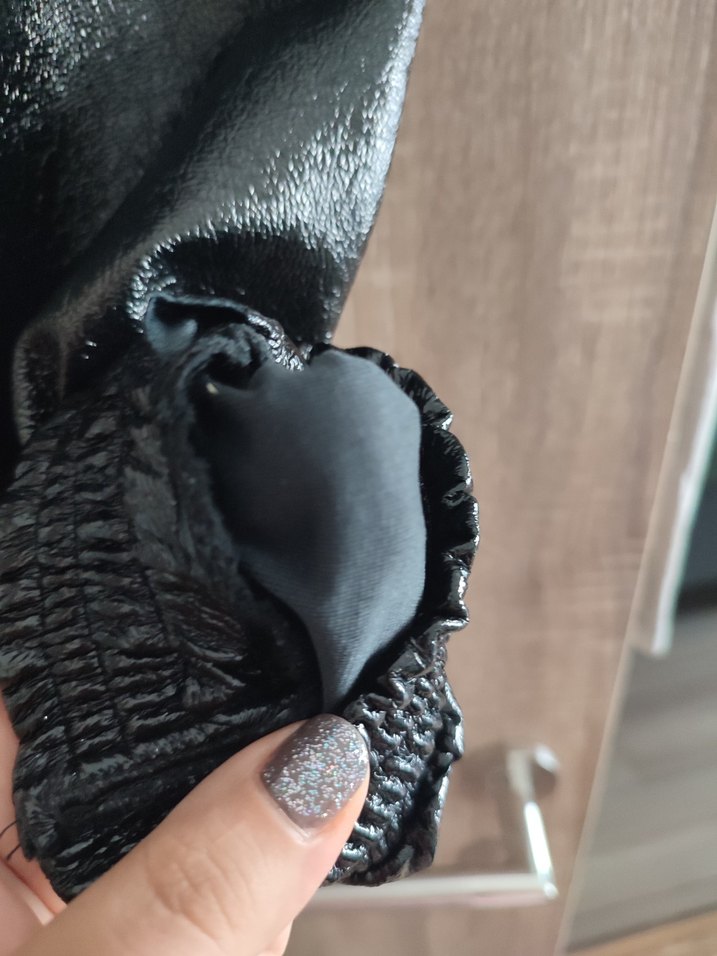 Siyah Parlak Deri Kadın Bol Kesim Pantolon - Görsel 4