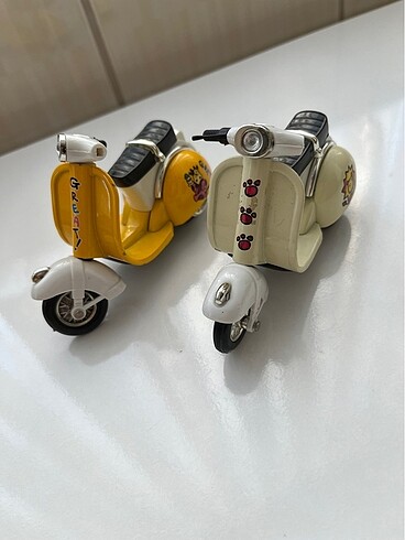 Oyuncak demir motor