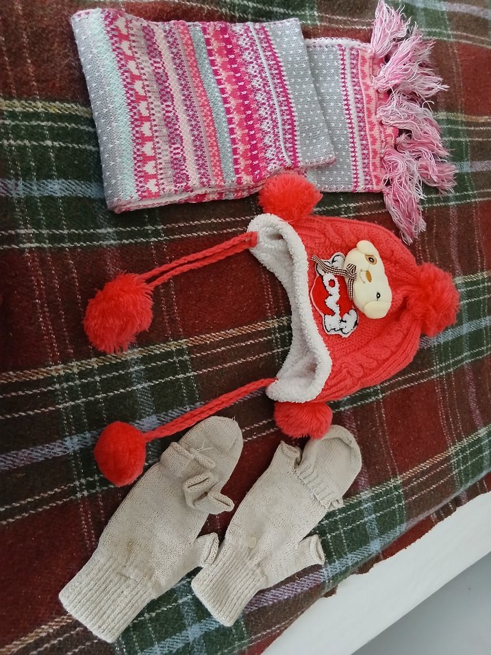 Renkli Nakışlı Çocuk Bere, Atkı ve Eldiven Seti - Görsel 5