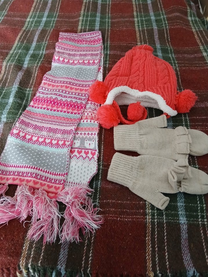 Renkli Nakışlı Çocuk Bere, Atkı ve Eldiven Seti - Görsel 2