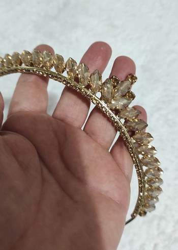 Parlak Altın Renkli Kadın Taç - Görsel 2