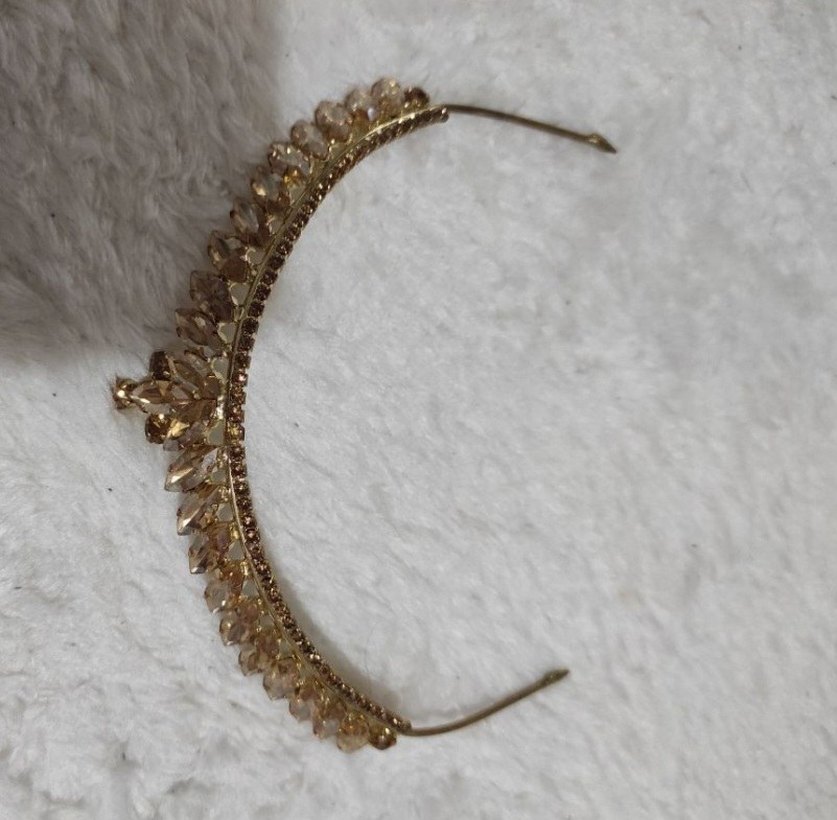 Parlak Altın Renkli Kadın Taç - Görsel 4