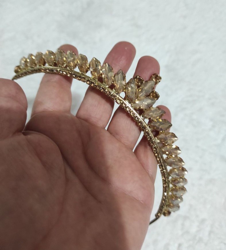 Parlak Altın Renkli Kadın Taç - Görsel 2