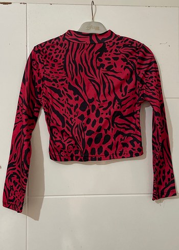 m Beden Uzun Kollu Kırmızı Zebra Desenli Fırfırlı Bluz